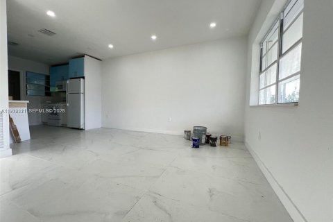 Immobilier commercial à vendre à Miami Gardens, Floride: 144.93 m2 № 2044255 - photo 9