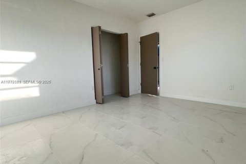 Immobilier commercial à vendre à Miami Gardens, Floride: 144.93 m2 № 2044255 - photo 8