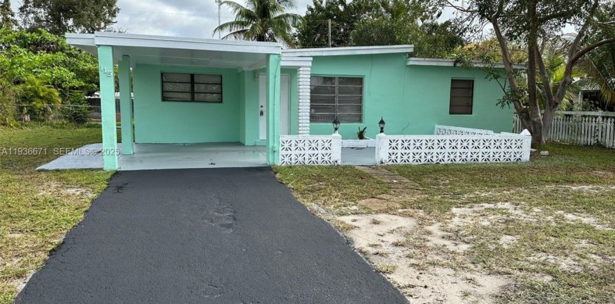 House in Hollywood, Florida 3 bedrooms, 106.65 sq.m. № 1994723