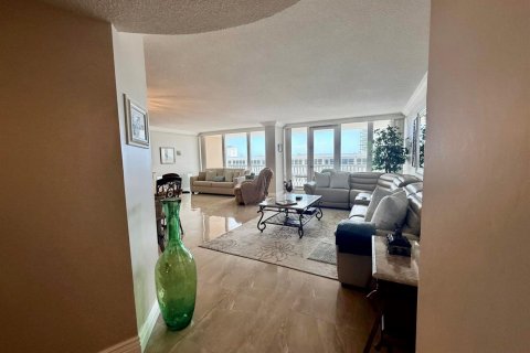 Condominio en venta en Fort Lauderdale, Florida, 2 dormitorios, 177.16 m2 № 2188215 - foto 4