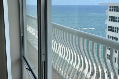 Condominio en venta en Fort Lauderdale, Florida, 2 dormitorios, 177.16 m2 № 2188215 - foto 23