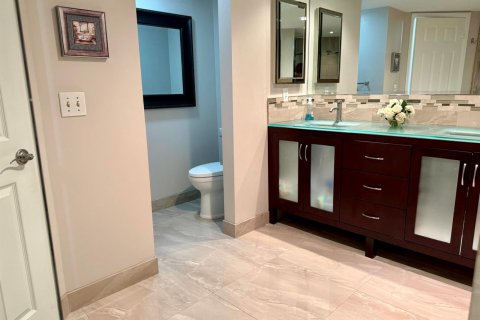 Condominio en venta en Fort Lauderdale, Florida, 2 dormitorios, 177.16 m2 № 2188215 - foto 27