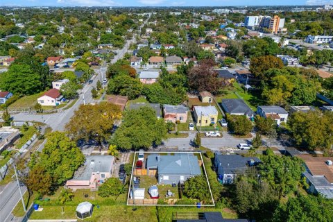 Commercial property in Miami, Florida 96.62 sq.m. № 2017930 - photo 26