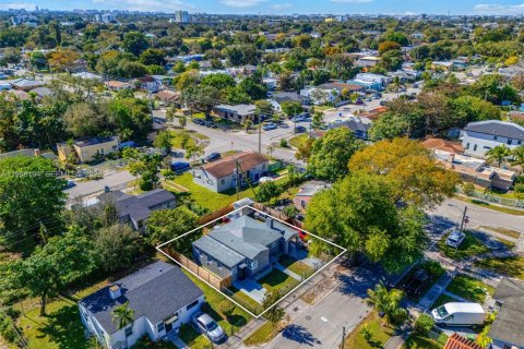 Commercial property in Miami, Florida 96.62 sq.m. № 2017930 - photo 28