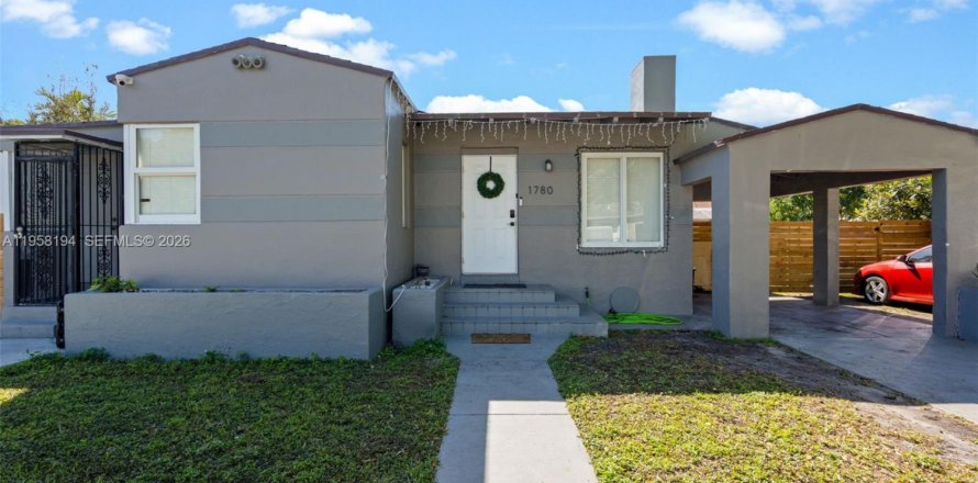 Commercial property in Miami, Florida 96.62 sq.m. № 2017930