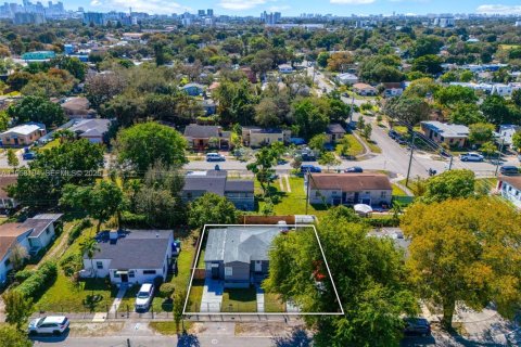 Commercial property in Miami, Florida 96.62 sq.m. № 2017930 - photo 29