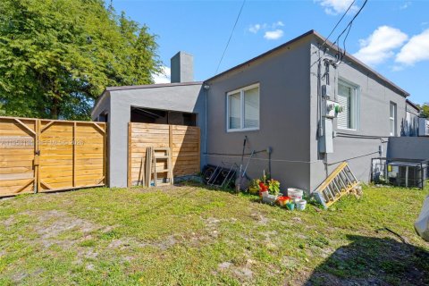 Commercial property in Miami, Florida 96.62 sq.m. № 2017930 - photo 8