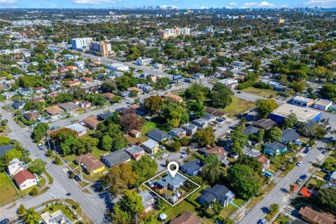 Commercial property in Miami, Florida 96.62 sq.m. № 2017930 - photo 25