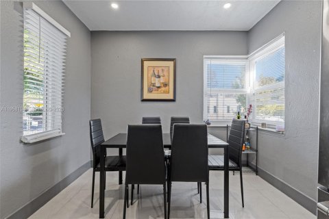 Commercial property in Miami, Florida 96.62 sq.m. № 2017930 - photo 20