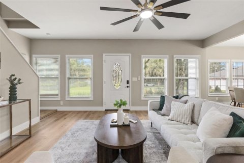 Villa ou maison à vendre à Apopka, Floride: 5 chambres, 178 m2 № 2425256 - photo 9