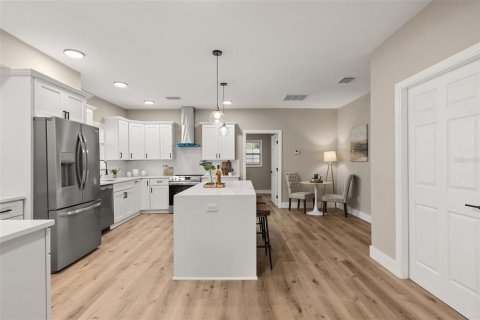 Villa ou maison à vendre à Apopka, Floride: 5 chambres, 178 m2 № 2425256 - photo 12