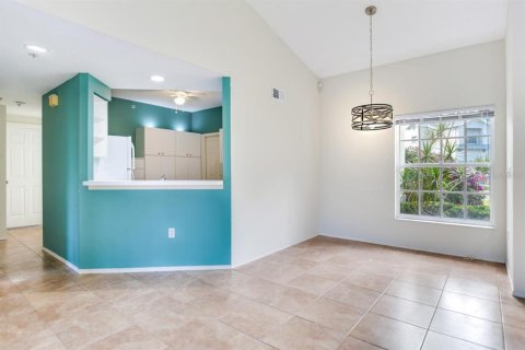 Condo in Bradenton, Florida, 2 bedrooms  № 1717132 - photo 10