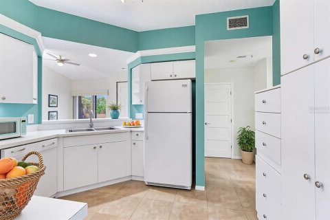 Condo in Bradenton, Florida, 2 bedrooms  № 1717132 - photo 30