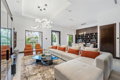 House in Pinecrest, Florida 5 bedrooms, 434.13 sq.m. № 2011735 - photo 28