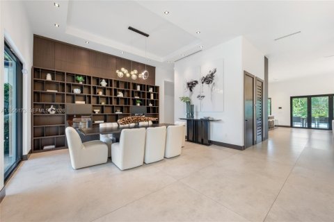 House in Pinecrest, Florida 5 bedrooms, 434.13 sq.m. № 2011735 - photo 26