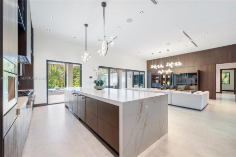 House in Pinecrest, Florida 5 bedrooms, 434.13 sq.m. № 2011735 - photo 30