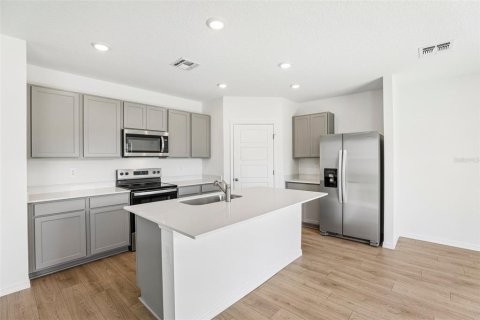 House in Winter Haven, Florida 4 bedrooms, 173.36 sq.m. № 2391331 - photo 7