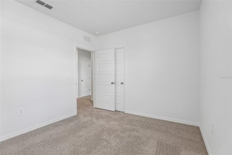 House in Winter Haven, Florida 4 bedrooms, 173.36 sq.m. № 2391331 - photo 15