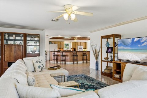 Villa ou maison à vendre à Bradenton Beach, Floride: 3 chambres, 302.3 m2 № 2290984 - photo 5