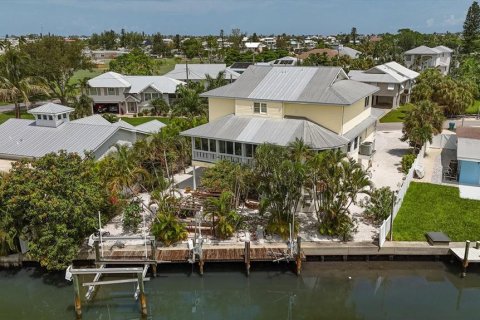 Villa ou maison à vendre à Bradenton Beach, Floride: 3 chambres, 302.3 m2 № 2290984 - photo 2