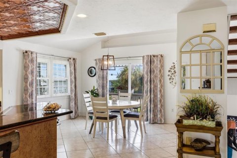 Villa ou maison à vendre à Bradenton Beach, Floride: 3 chambres, 302.3 m2 № 2290984 - photo 11