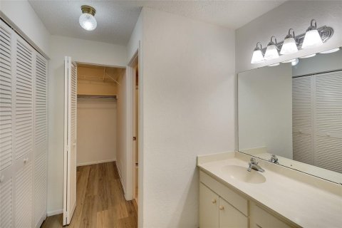 Condo in Bradenton, Florida, 2 bedrooms  № 2151972 - photo 19