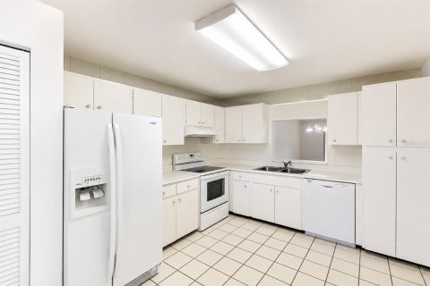 Condo in Bradenton, Florida, 2 bedrooms  № 2151972 - photo 11