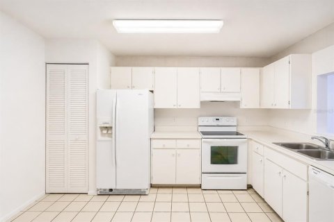Condo in Bradenton, Florida, 2 bedrooms  № 2151972 - photo 12