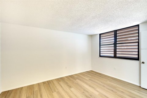 Condo in Bradenton, Florida, 2 bedrooms  № 2151972 - photo 22