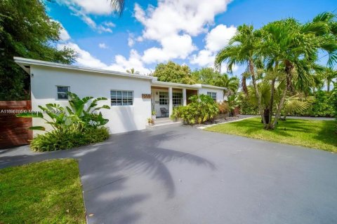 Villa ou maison à vendre à North Miami, Floride: 4 chambres, 187.48 m2 № 1951126 - photo 2