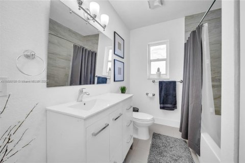 Villa ou maison à vendre à North Miami, Floride: 4 chambres, 187.48 m2 № 1951126 - photo 29