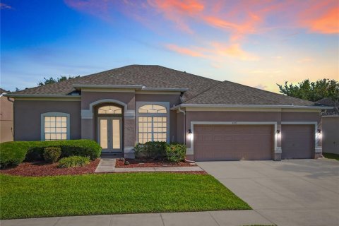 House in Orlando, Florida 5 bedrooms, 253.16 sq.m. № 2229093
