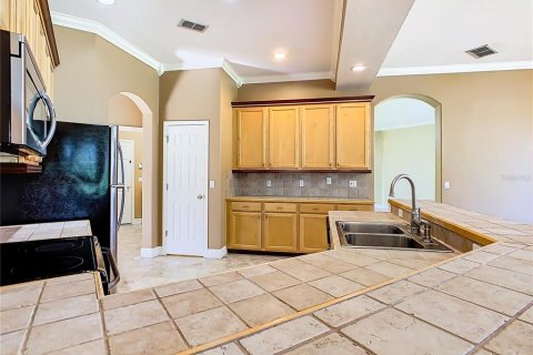 House in Orlando, Florida 5 bedrooms, 253.16 sq.m. № 2229093 - photo 18