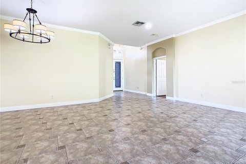 House in Orlando, Florida 5 bedrooms, 253.16 sq.m. № 2229093 - photo 11