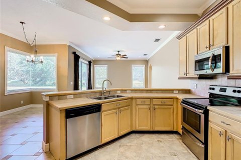House in Orlando, Florida 5 bedrooms, 253.16 sq.m. № 2229093 - photo 20