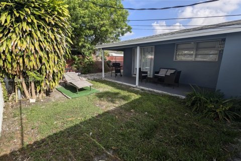 Villa ou maison à louer à Oakland Park, Floride: 2 chambres, 193.61 m2 № 1950010 - photo 18