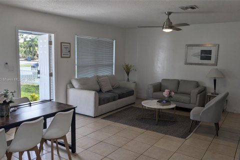 Villa ou maison à louer à Oakland Park, Floride: 2 chambres, 193.61 m2 № 1950010 - photo 15