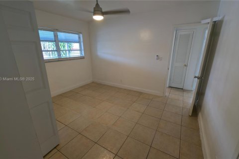 Villa ou maison à louer à Oakland Park, Floride: 2 chambres, 193.61 m2 № 1950010 - photo 17