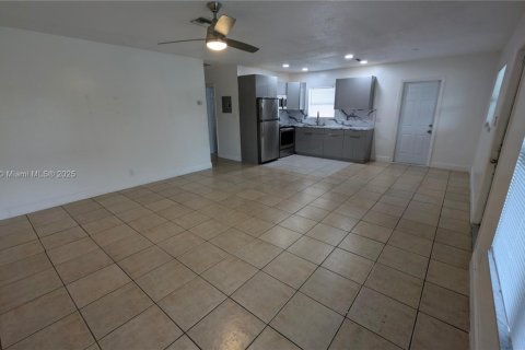 Villa ou maison à louer à Oakland Park, Floride: 2 chambres, 193.61 m2 № 1950010 - photo 11