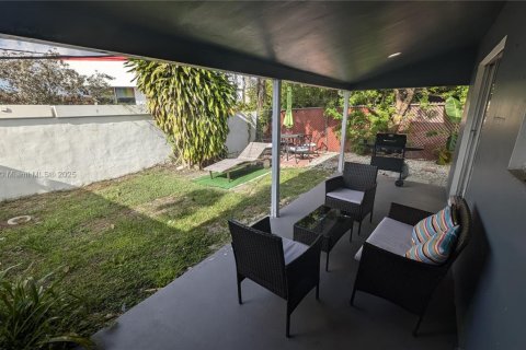 Villa ou maison à louer à Oakland Park, Floride: 2 chambres, 193.61 m2 № 1950010 - photo 13