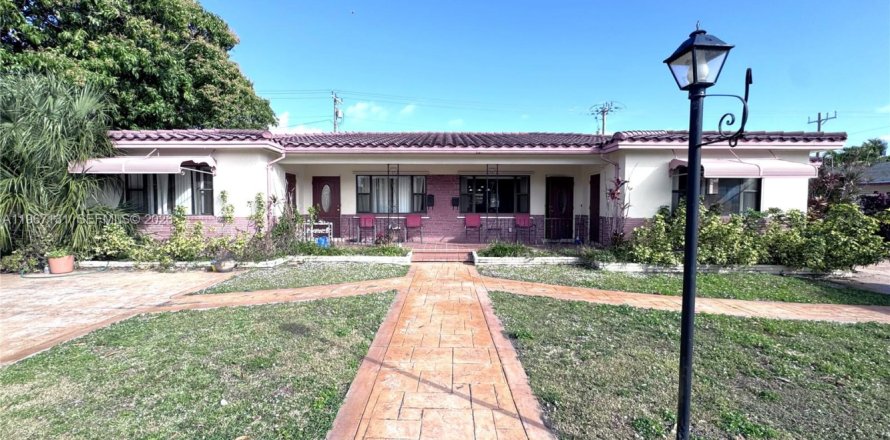 Propiedad comercial en Dania Beach, Florida 217.39 m2 № 2029574