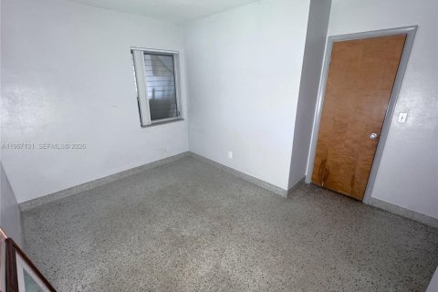 Propiedad comercial en venta en Dania Beach, Florida, 217.39 m2 № 2029574 - foto 20