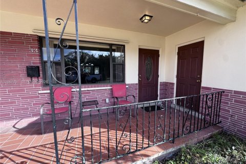 Propiedad comercial en venta en Dania Beach, Florida, 217.39 m2 № 2029574 - foto 4