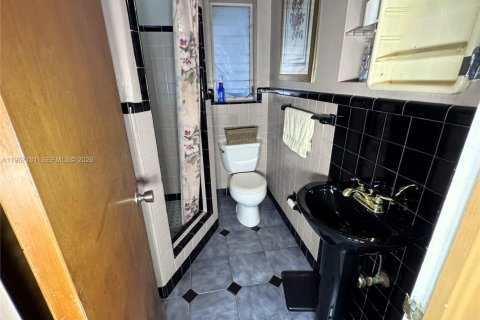 Propiedad comercial en venta en Dania Beach, Florida, 217.39 m2 № 2029574 - foto 21