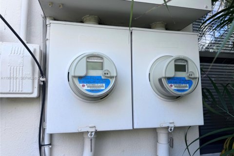 Propiedad comercial en venta en Dania Beach, Florida, 217.39 m2 № 2029574 - foto 25