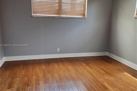 Copropriété à louer à Pembroke Pines, Floride: 2 chambres, 108.7 m2 № 2255093 - photo 4