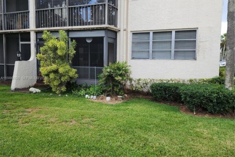 Copropriété à louer à Pembroke Pines, Floride: 2 chambres, 108.7 m2 № 2255093 - photo 5