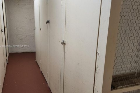 Copropriété à louer à Pembroke Pines, Floride: 2 chambres, 108.7 m2 № 2255093 - photo 8