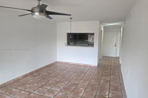 Снять в аренду кондоминиум в Майами, Флорида 1 спальня, 68.38м2, № 2058321 - фото 3