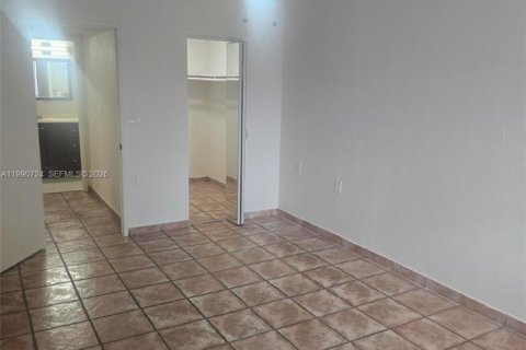 Снять в аренду кондоминиум в Майами, Флорида 1 спальня, 68.38м2, № 2058321 - фото 8